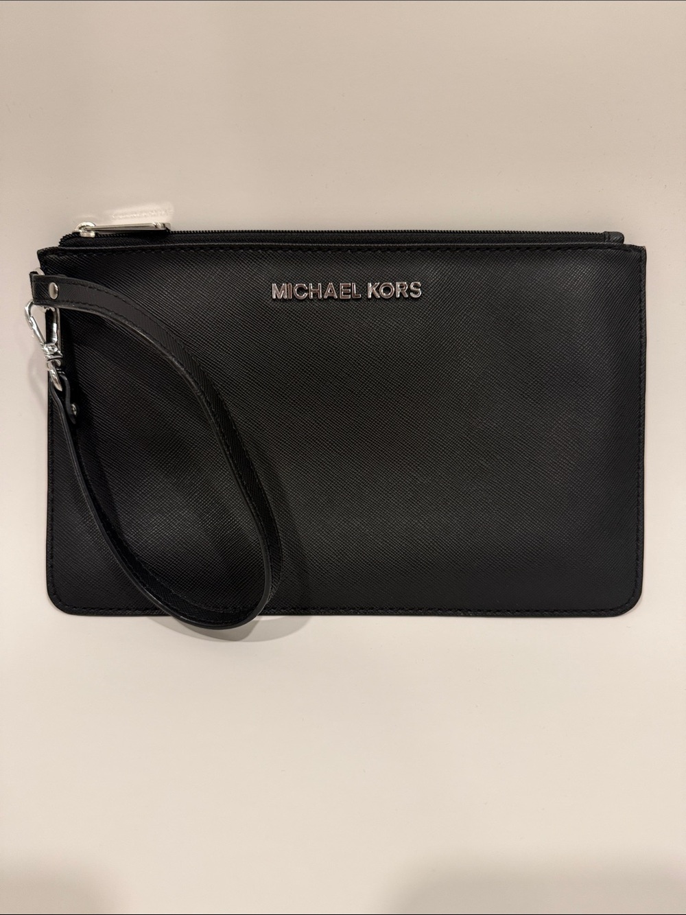 LIKE NEW Michael Kors Black Saffiano Leather Wristlet / Clutch / Bag